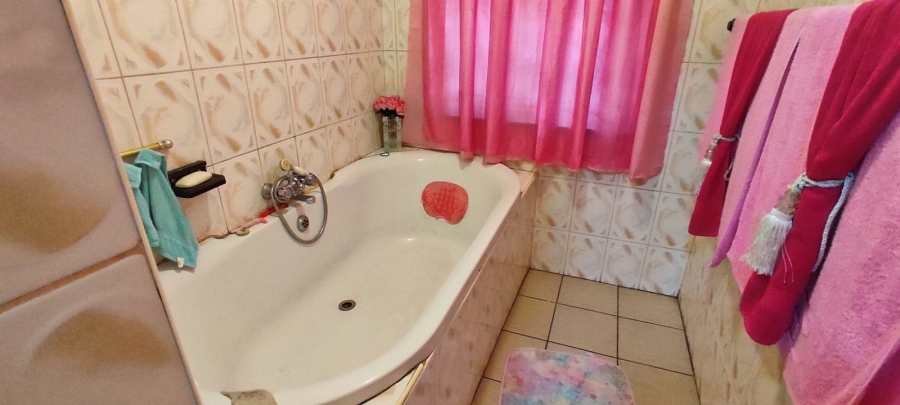 4 Bedroom Property for Sale in Sasolburg Ext 12 Free State